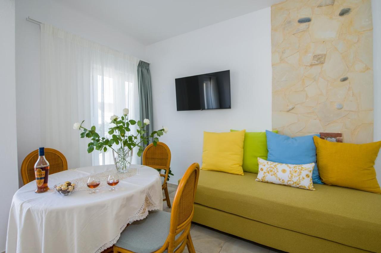Lucky Suites (Adults Only) Ретимно Екстериор снимка